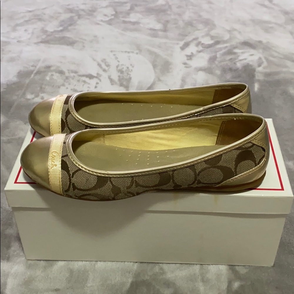 Coach flats